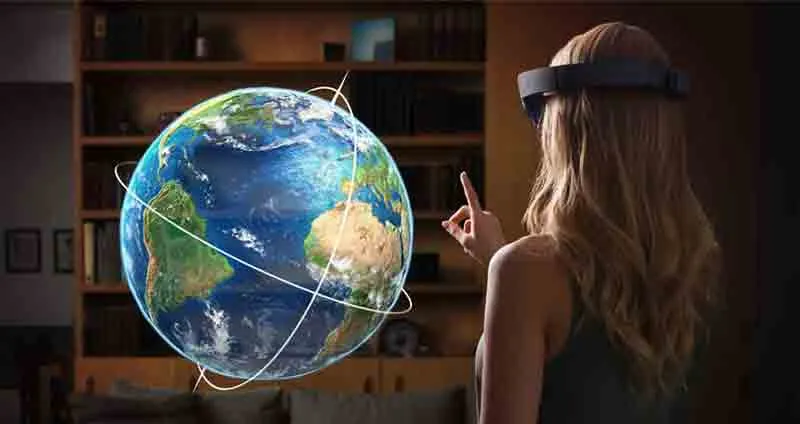 Why a prolific iPhone developer chose HoloLens over VR