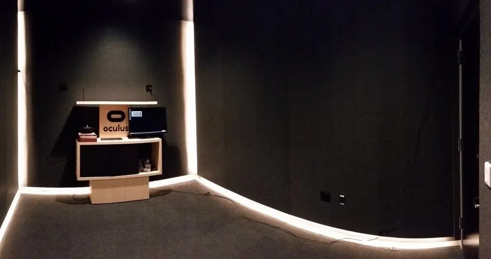 Palmer Luckey Confirms Oculus Rift Room Scale Setup "Works Fine"