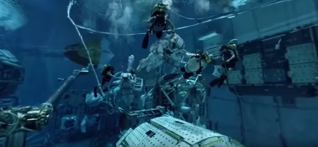 NASA's Amazing New 360 Video Shows Astronauts Practicing Space Walks