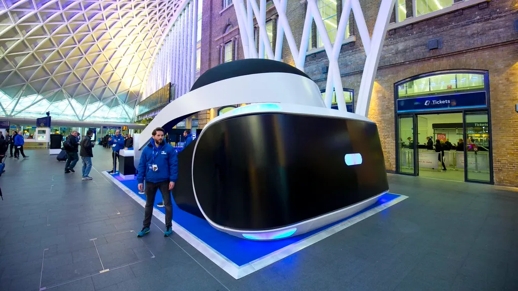 Check Out This Awesome Giant PlayStation VR In London Today
