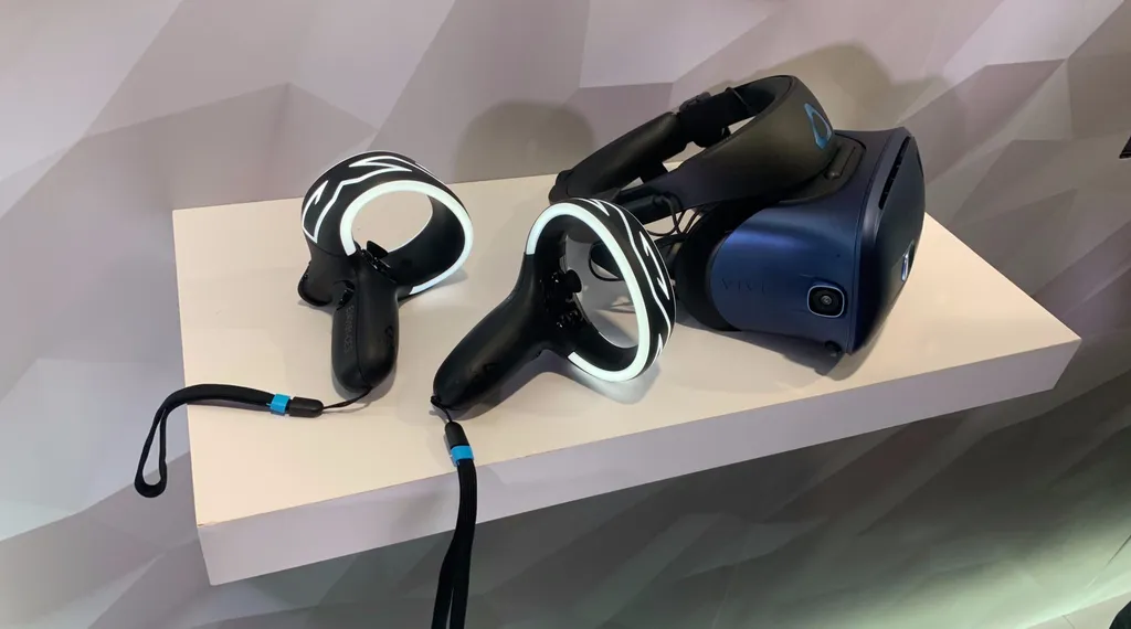 CES 2019: HTC Vive Cosmos Inside-Out Tracked VR Headset Revealed
