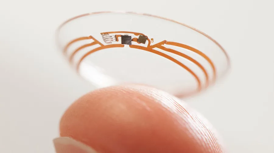 "Crude contact lens displays" may be possible in next five years, says Carmack