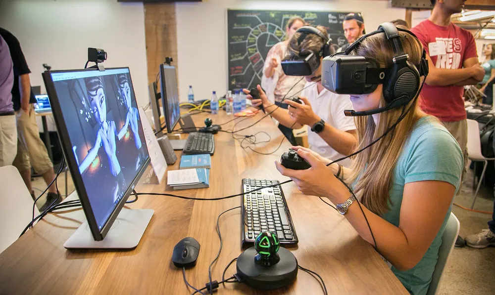 Presence Episode 9: Empowering VR Hopefuls with Microsoft's Liv Erickson