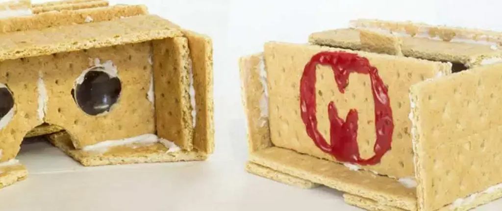 Forget Daydream: This Google Cardboard is Made of Crackers and Icing