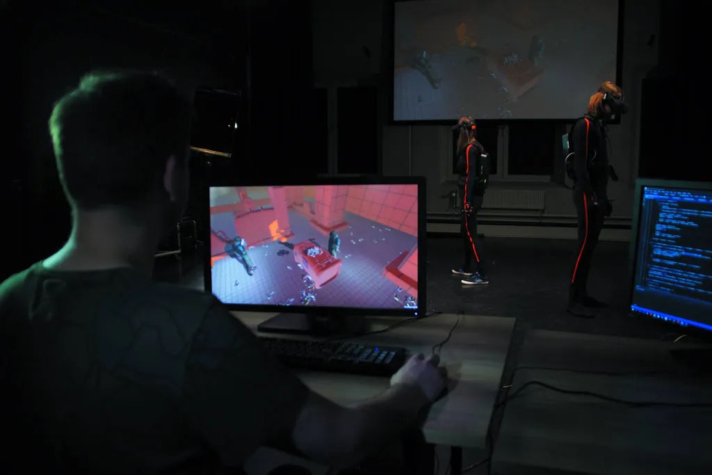 University Students Create Multiplayer Full Body VR Shooter, Live Streaming Today