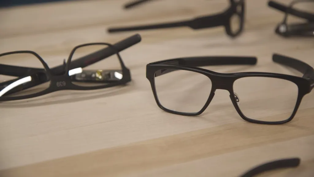 Vaunt Is Intel's Smart Glasses That Don't Make You Look Stupid