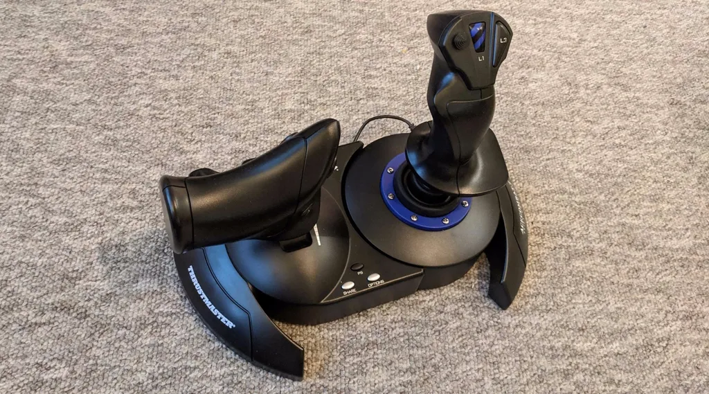 Ace Combat 7 With A Thrustmaster Flight Stick Is A PSVR