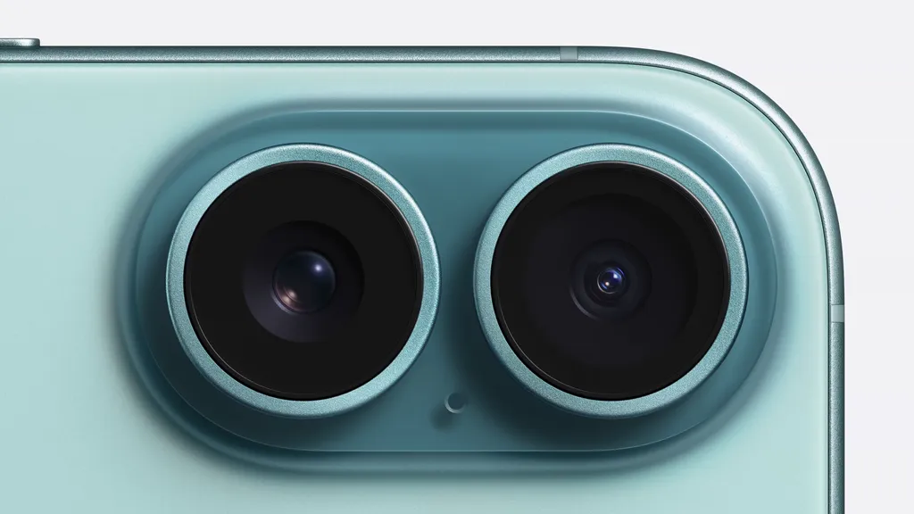 The Regular iPhone 16 Can Capture 'Spatial' Photos & Videos Too