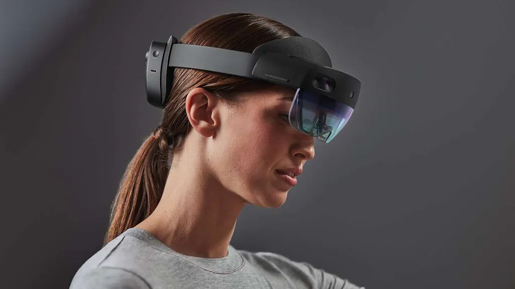 Microsoft Is Discontinuing HoloLens 2, With No Replacement